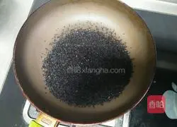 Illustration of how to make peanut sesame candy 2