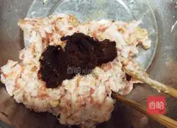 Illustration of how to make meat buns with tea tree mushroom sauce 6