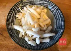 Illustration of tomato, shrimp and tofu soup 3