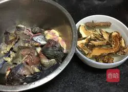 Illustration of how to make matsutake chicken soup 1