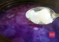 Illustration of how to make purple sweet potato and white fungus soup 6