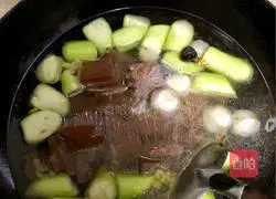 Luffa and duck blood fish ball soup Illustration of how to do it 5