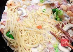 Cream Mushroom Seafood Pasta Recipe Illustration 17