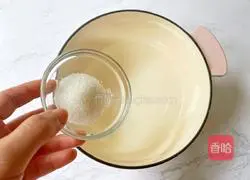 Illustration of how to make low-calorie fresh fruit sparkling water 7