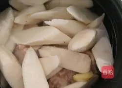 Tongzi bones Illustration of how to make yam soup 7