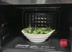 Microwave watercress instant noodles recipe 3