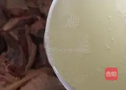 Illustration of how to stew old chicken with parsnips 6