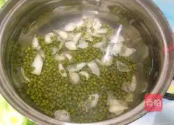 Lily Mung Bean Soup Recipe Illustration 3