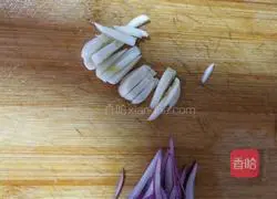 Illustration of how to make cold kelp shreds 6