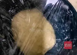 Illustration of how to make scallion pancakes 3