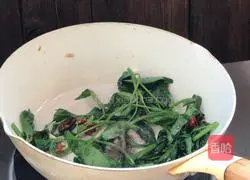 Illustration of how to make fried noodles with eggs 8