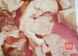 Illustration of how to make pig's feet stewed with radish 1