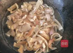 Illustration of how to make pig skin jelly 4