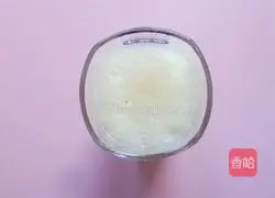 Illustration of how to make pear and passion fruit juice 8