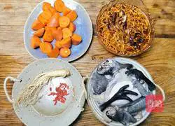 Illustration of how to make ginseng, cordyceps, snails, carrots, and black-bone chicken soup 6