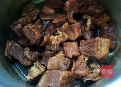 Illustration of how to make a family improved version of beef buns 10