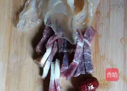 Black-bone chicken and ham Fish maw soup recipe 3