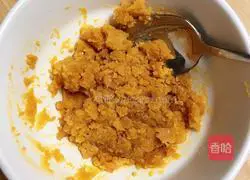 Illustration of how to make crab roe, pea sprouts and tofu soup 4