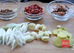 Illustration of how to make spicy crab 3