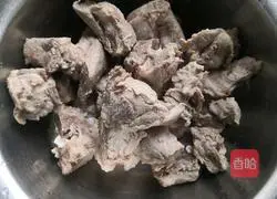 Illustration of how to make braised pork ribs with mushrooms and fungus 6