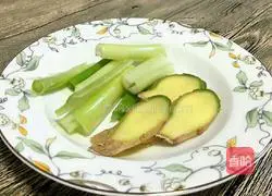 Barley, winter melon and pork ribs soup recipe 5