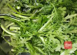 Illustration of how to make yuba mixed with chrysanthemum 2