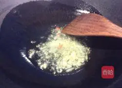 Illustration of how to stir-fry soybean sprouts 5