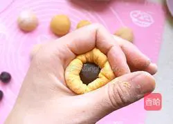 Illustration of how to make yeast pumpkin cake 10