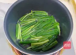 ㊙️A must-have for lazy people | Illustration 4 of how to make stir-fried scallion noodles that can be eaten in 10 minutes