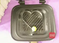 How to make watermelon milk pancakes (heart-shaped) Illustration 11