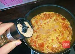 Illustration of tomato and egg drop soup 13