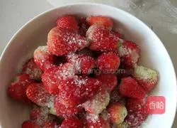 Illustration of homemade canning method 2