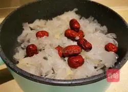 Illustration of how to make Tremella and Red Date Soup 4