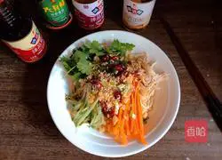 Chicken shreds cold Illustration of making noodles 8