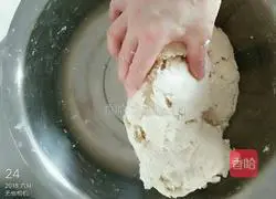 Illustration of how to make fried noodles (stretching strips) 1