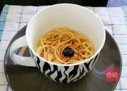 Illustration of how to cook pasta in the microwave in ten minutes 4