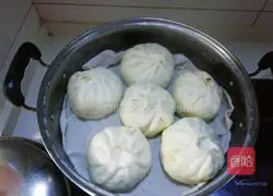 Illustration of how to make bean sprouts buns 5