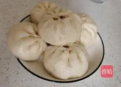 Illustration of how to make pork and potato buns 23