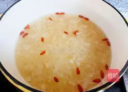 Illustration of how to make Shishi Ruyi Tremella Soup 11