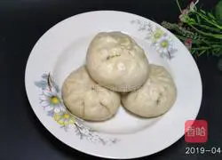 Illustration of how to make beans and meat buns 11