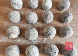 Illustration of how to make rhubarb rice and sticky bean buns 10