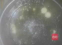 Illustration of how to make seaweed and tofu soup 6