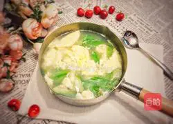 Illustration of how to make loofah and egg soup 12