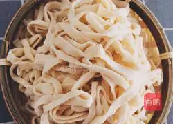 Illustration of hand-rolled noodles 10