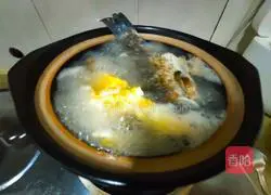 Illustration of how to make crucian carp and egg soup 4