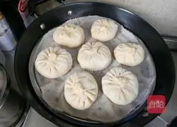 Illustration of how to make green radish meat buns 17