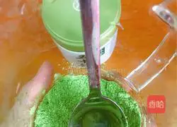 Illustration of how to make matcha brown rice drink 4