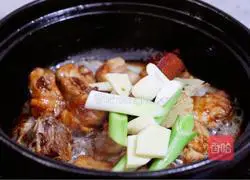 Illustration of how to make abalone and ribs stewed with potatoes 7