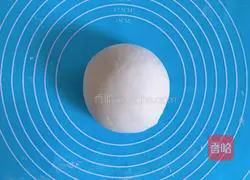 Milk fragrant lotus leaf cake recipe 3