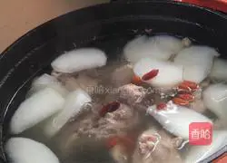 Illustration of how to make stick bone radish soup 13